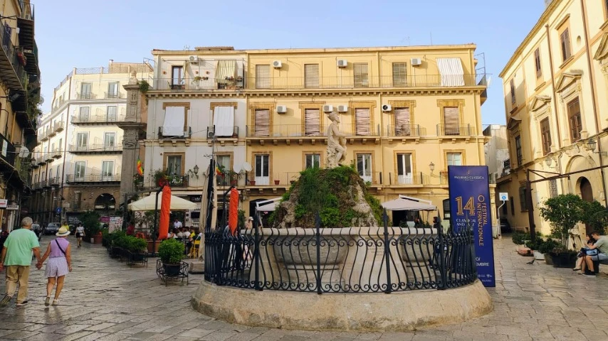 Palermo Uncovered Bike Tour with Wine Tasting